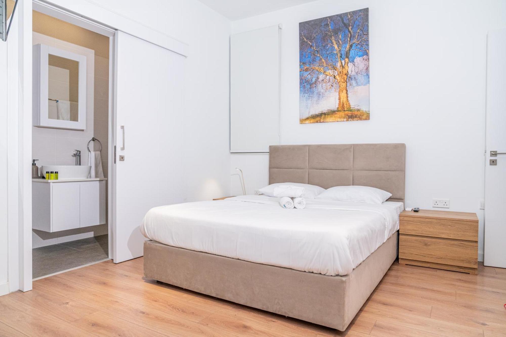Venus Apartment Larnaca Buitenkant foto